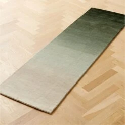 Bicoastal Handwoven Green Ombre Wool Runner Rug 2.5'x8' -Home Furnishing Store BicoastalGrnHdwnRnnr2p5x8SHF23