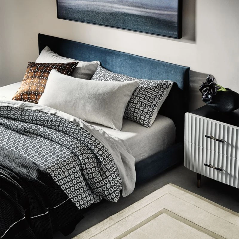 Façade Shadow Velvet Queen Bed 9 Façade Shadow Velvet Queen Bed - Image 7