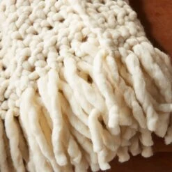 Overlook White Chunky Knit Throw Blanket -Home Furnishing Store OverlookThrowROF16