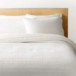 Siza Organic Cotton Warm White Quilt And Pillow Shams