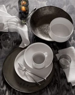 Bolt White Linen Napkin Set Of 4 -Home Furnishing Store SurfaceClayDinnerwareJN20 1